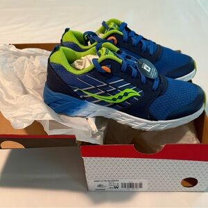 Saucony Dynamic Blue and Green Sneakers with Breathable Mesh